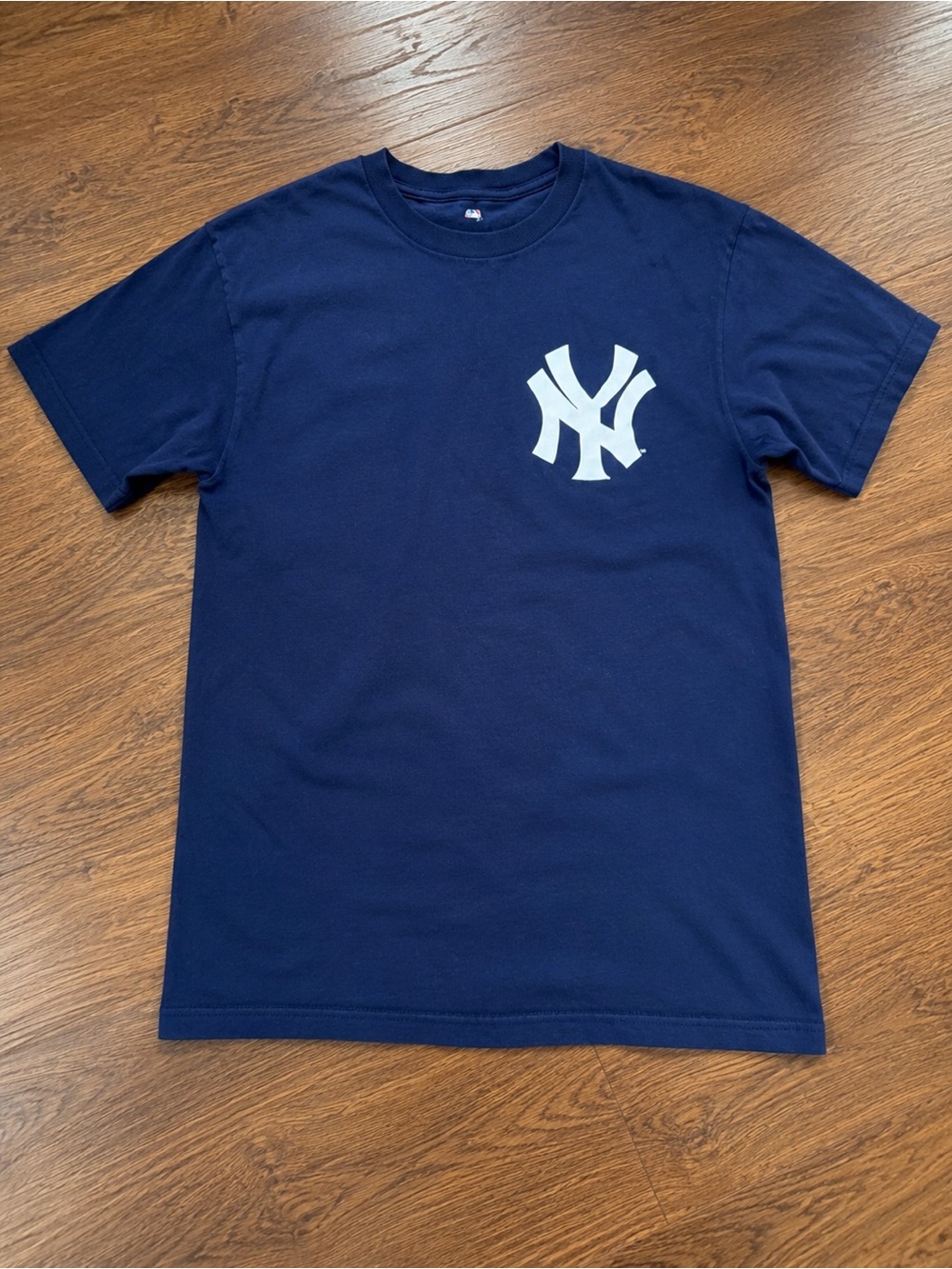New York Yankees Derek Jeter #2 Majestic Navy Graphic Shirt Medium